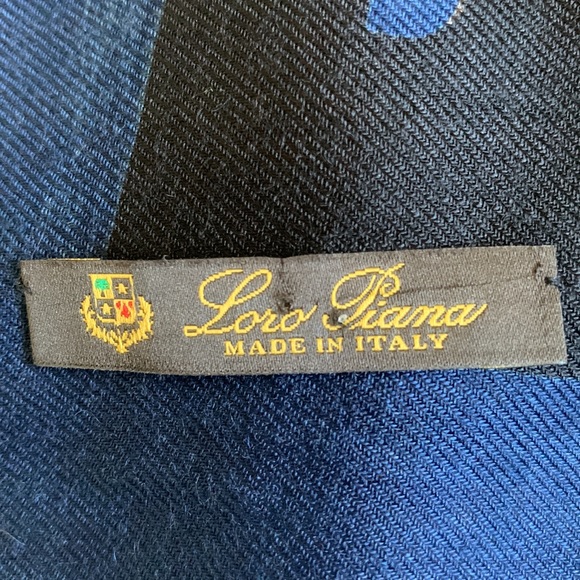 Loro Piana floral shawl - Picture 6 of 8